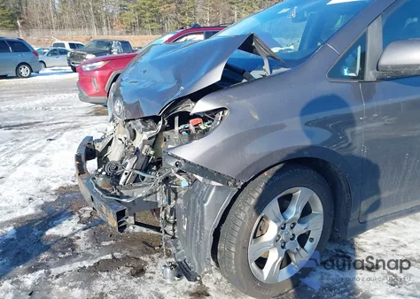 2013 Toyota Sienna Se 8 Passenger from USA, damaged, VIN 5TDXK3DC7DS348847